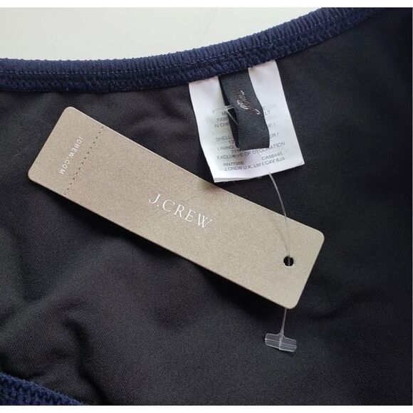 ✨One-shoulder bikini top with rickrack✨ - Picture 6 of 9